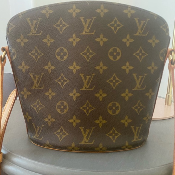 Louis Vuitton Handbags - Authentic Louis Vuitton Drouot crossbody handbag